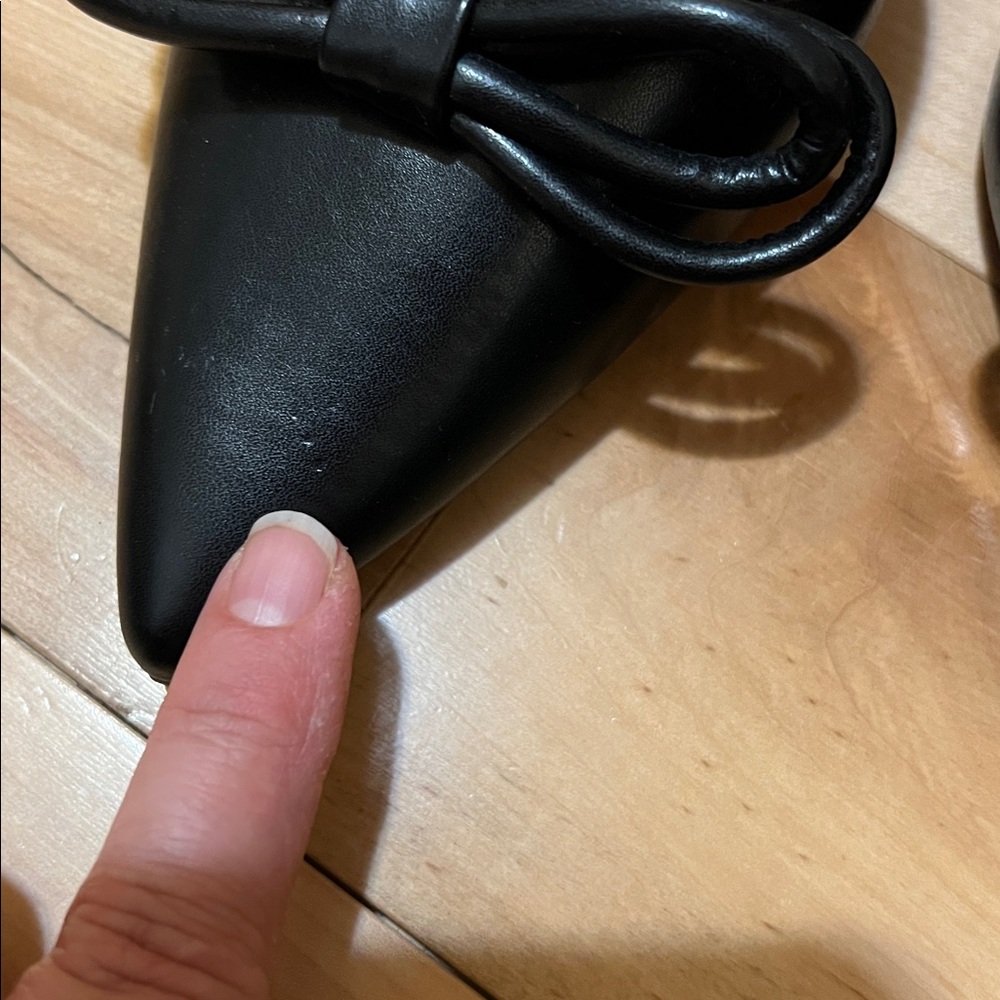 RAID Black Women's Heels with Bow Accent - Picture 4 of 17